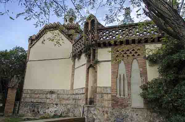 07 - Barcelona - Gaudí - Pavellons Güell - antigua casa del conserje